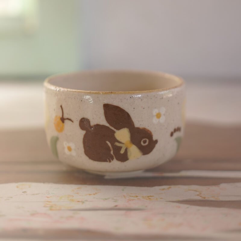 Té / Conejo y amapolas amarillas