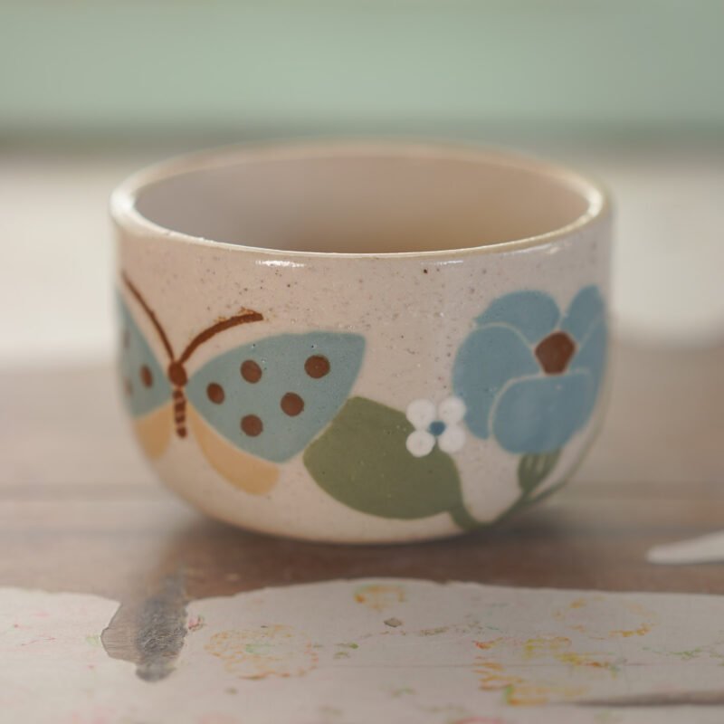 Té / anémonas y mariposas